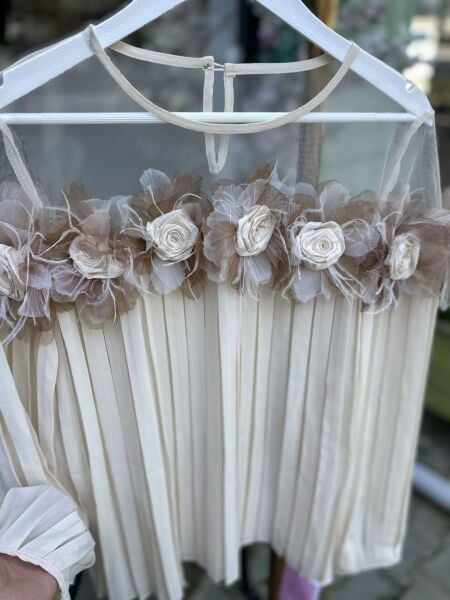 Şehrazat Butik Göğüs Gül Detaylı Tasarım Gömlek