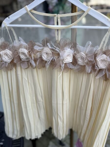 Şehrazat Butik Göğüs Gül Detaylı Tasarım Gömlek