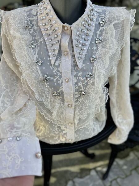 Şehrazat Butik Yakası İnci Detaylı Tasarım Gömlek (89078)