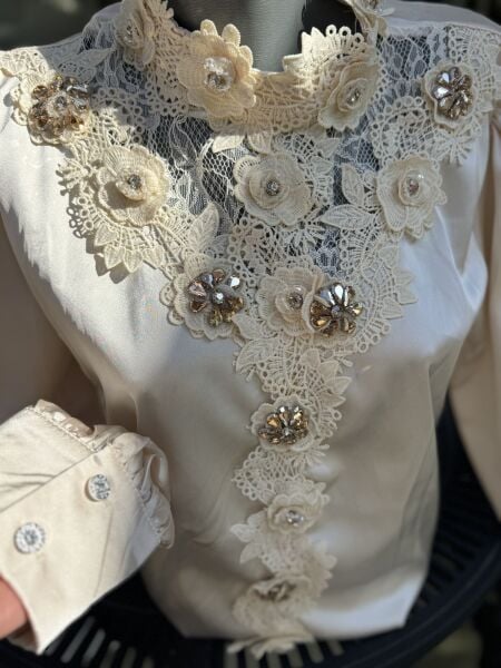 Şehrazat Butik Yakası Güllü Tasarım Gömlek (89932)