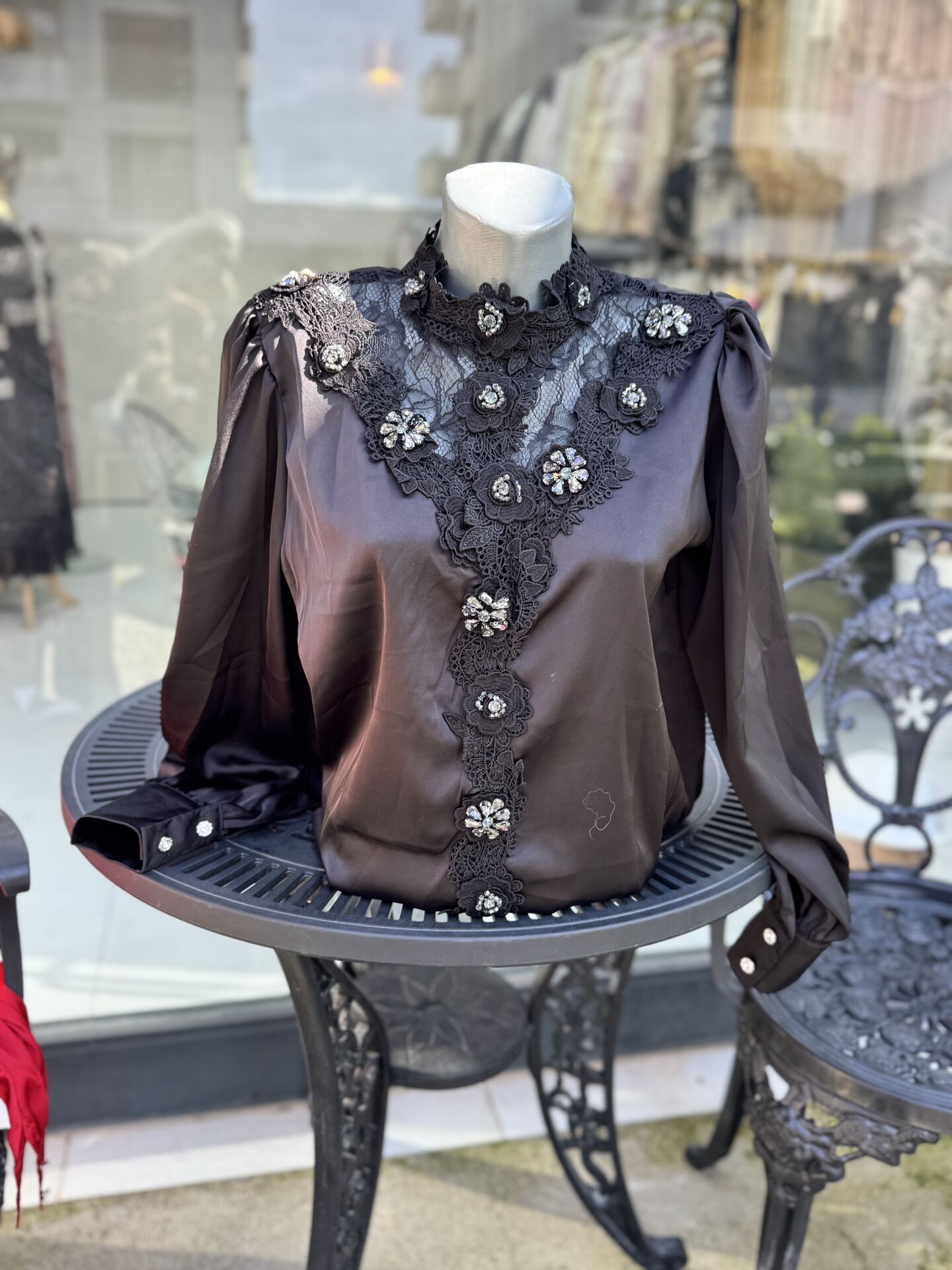 Şehrazat Butik Yakası Güllü Tasarım Gömlek (89932)